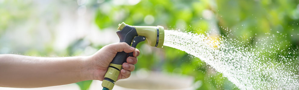 Un aperçu des tuyaux d'arrosage : Choisissez celui qui convient à votre jardin.
